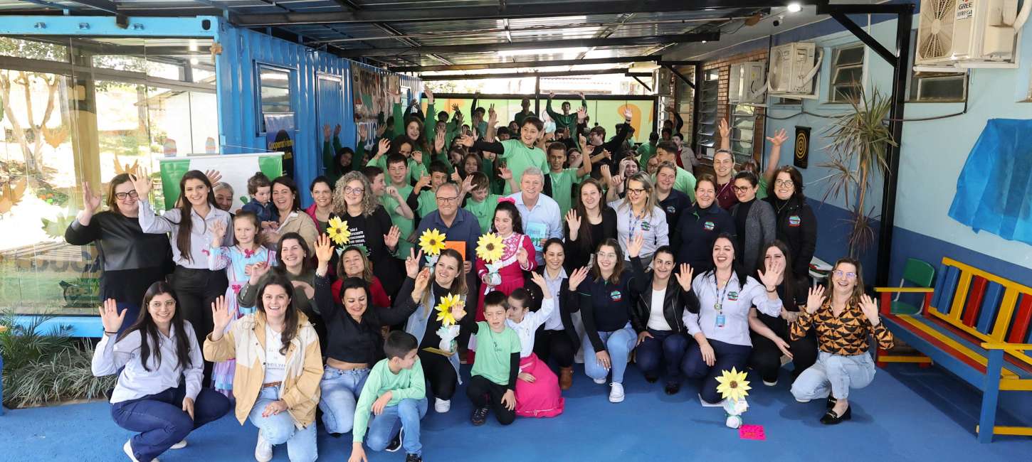 Prefeitura de Tapejara inaugura área coberta na Escola Municipal Benvenuta Sebben Fontana