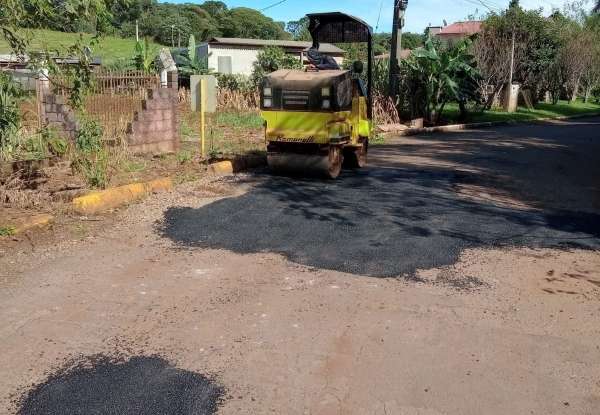 Prefeitura de Tapejara realiza operação tapa-buracos para melhorar a mobilidade urbana