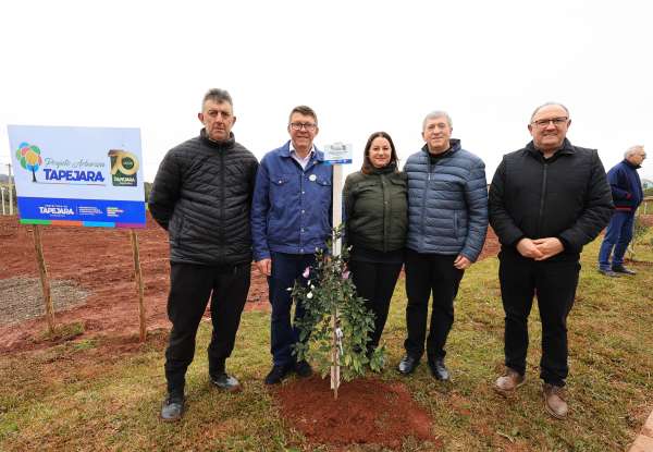 Plantio de 70 mudas de árvores no Loteamento Vida Nova celebra os 70 anos de Tapejara