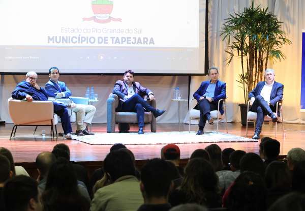 3º Fórum Nacional do Agronegócio em Tapejara debate desafios e investimentos para o campo