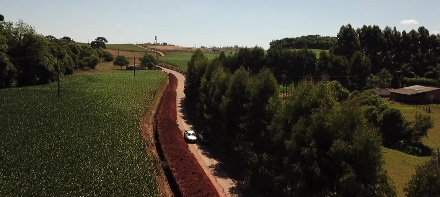 Obras de canalização na estrada de Linha Três vão redirecionar efluente