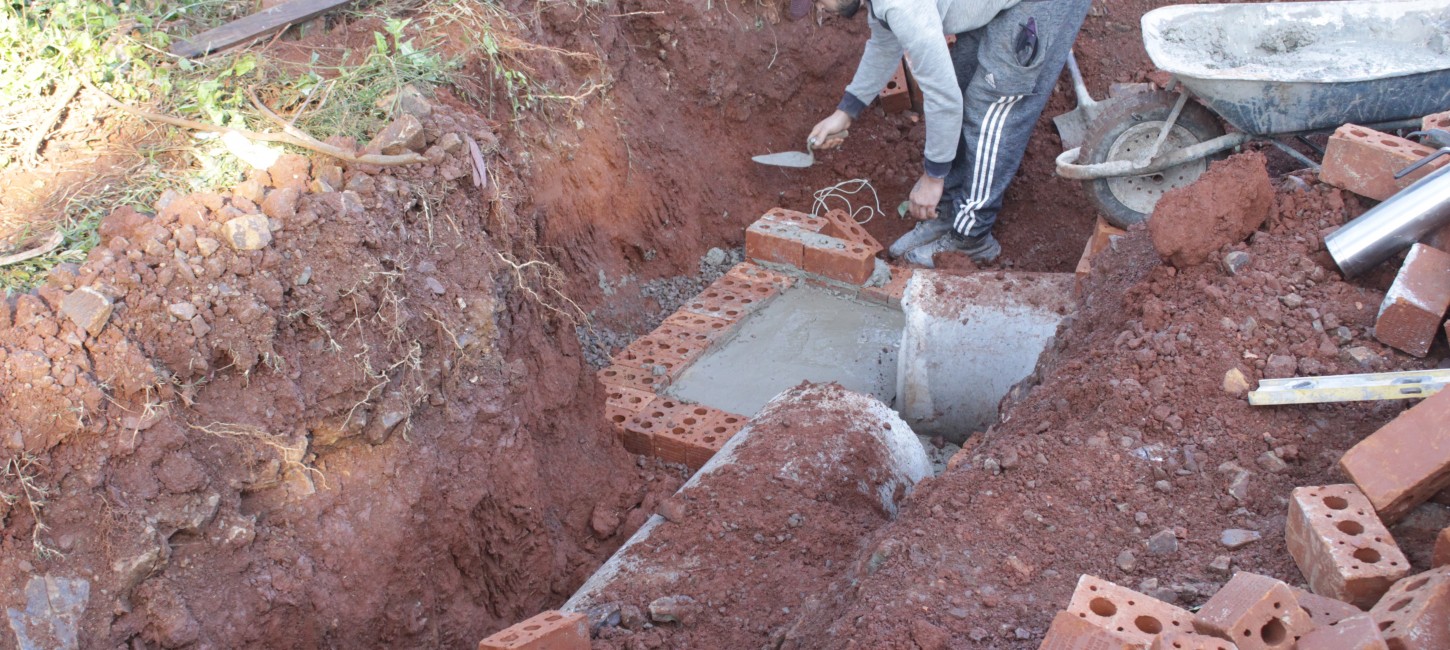 Secretaria da Cidade dá início a obras de calçamento no Bairro Treze de Maio