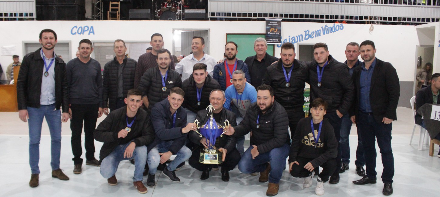 Campeonato de futsal na Cachoeira Alta premia os melhores atletas e equipes