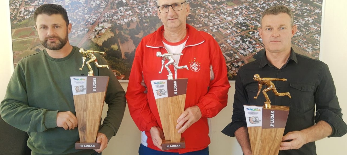 Governo Municipal entrega troféus da Taça 67 anos de Tapejara