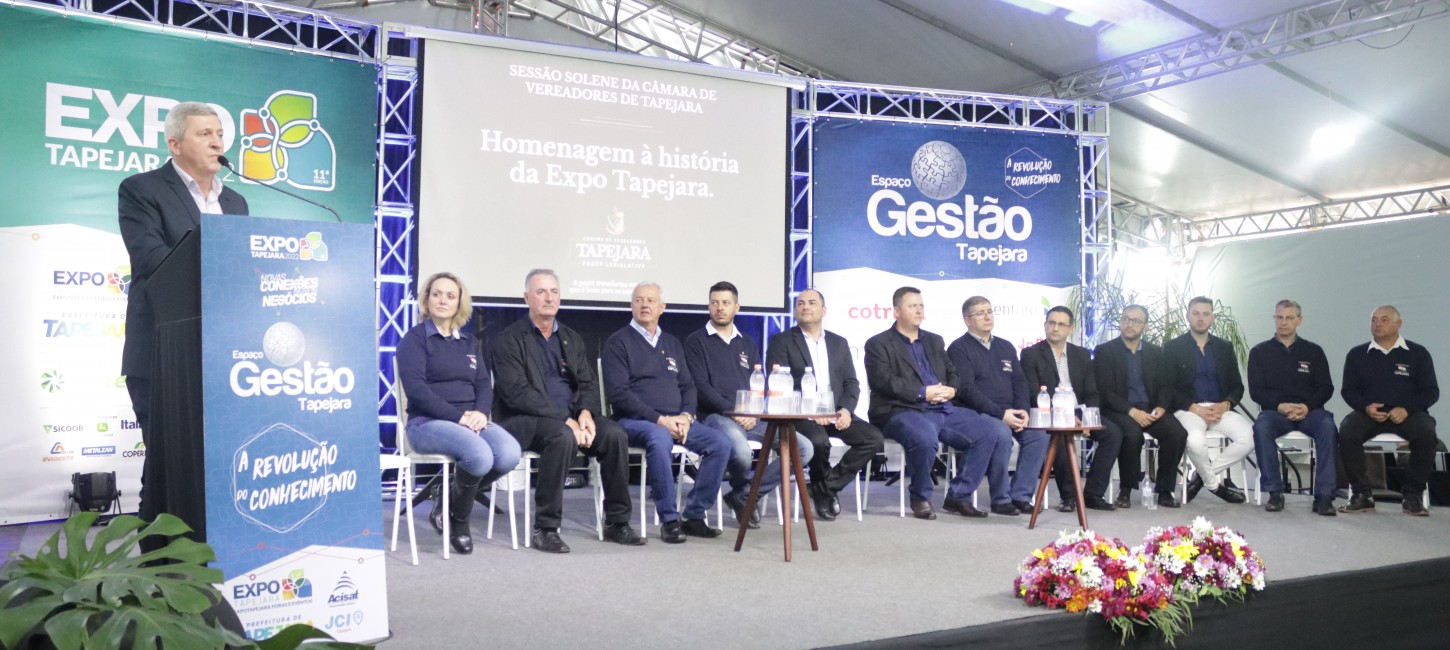 Prefeito BIG participa de homenagem a ex-presidentes da Expo Tapejara