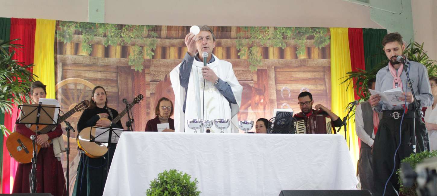 Tapejarenses prestigiam Dia do Gaúcho no Parque Ângelo Eugênio Dametto