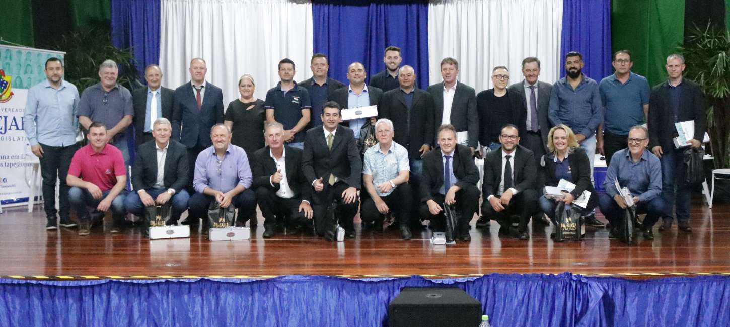 BIG e Gipe prestigiam homenagens aos ex-presidentes do Legislativo