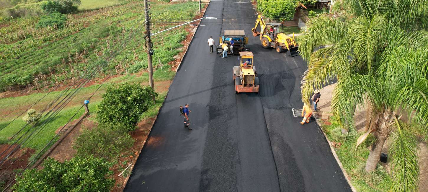 Asfaltamento na Rua do Comércio já é realidade