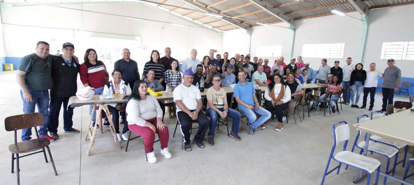 Governo Municipal participa de almoço em homenagem ao Dia do Gari