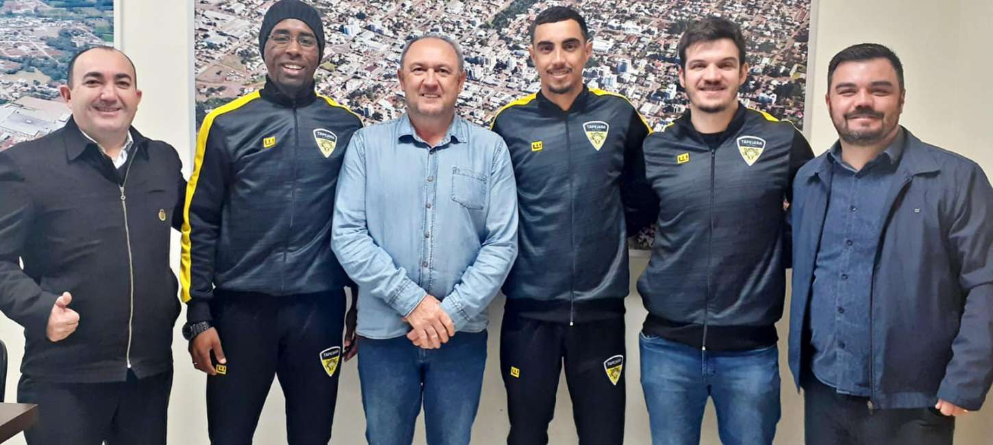 Novo reforço do Tapejara Futsal visita vice-prefeito