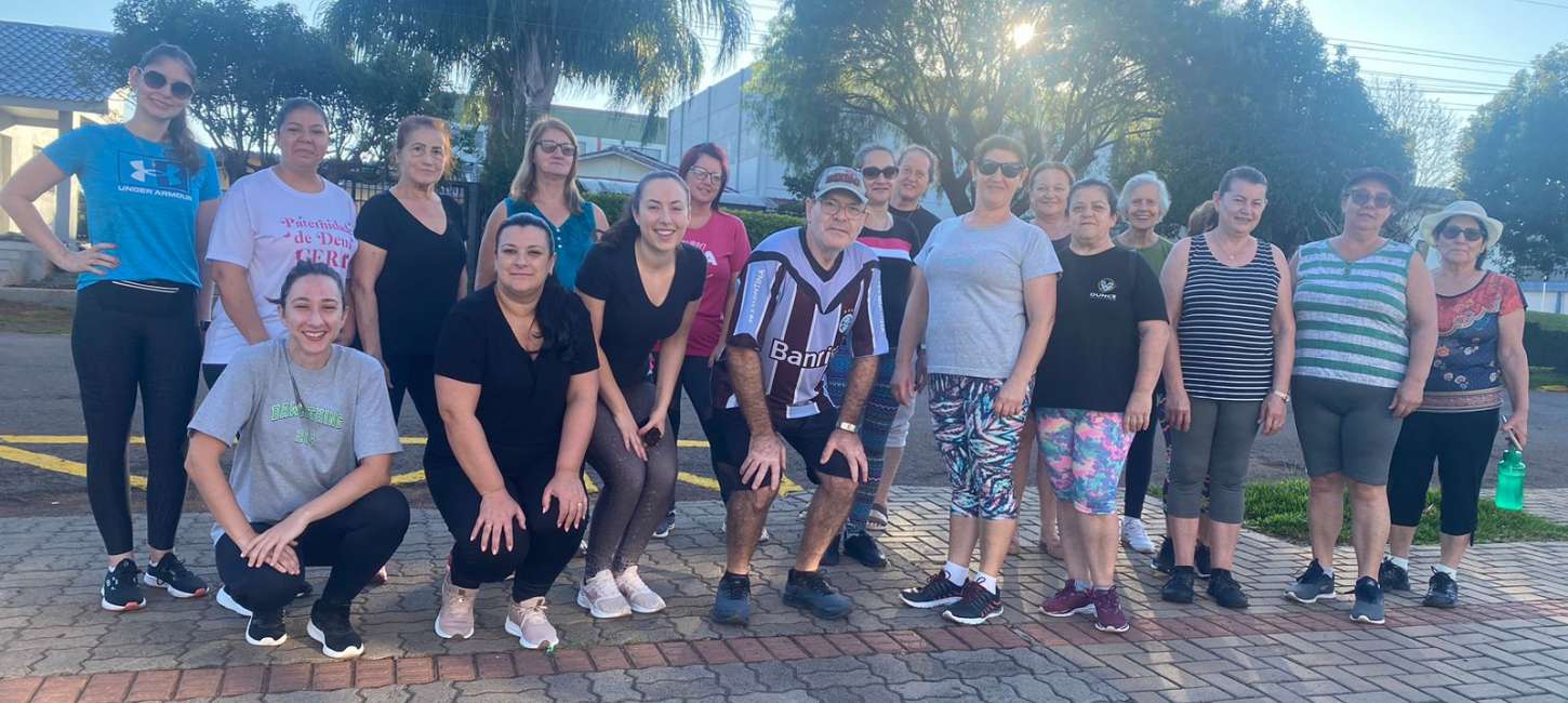 Prefeitura de Tapejara incentiva hábitos saudáveis através de grupo de caminhada