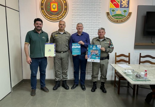 Prefeito BIG entrega convite da Expo Tapejara ao Comando Regional da Brigada Militar