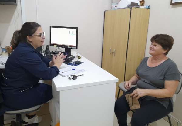 Governo de Tapejara realiza ação de conscientização e prevenção do câncer de colo de útero e mama