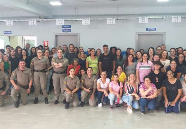 Treinamento promovido pela Secretaria de Educação e Brigada Militar reforça prevenção à violência nas escolas