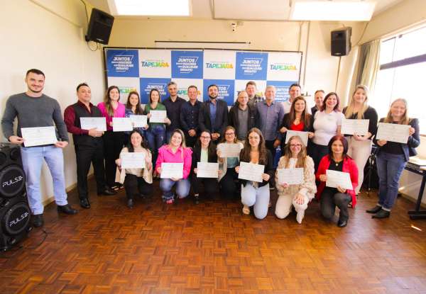 Polo UAB de Tapejara forma 16 Especialistas em Educação Profissional e Tecnológica