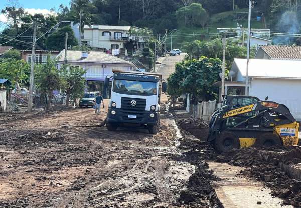 Força-tarefa de Tapejara mobiliza ajuda para municípios atingidos pelas enchentes no Vale do Taquari