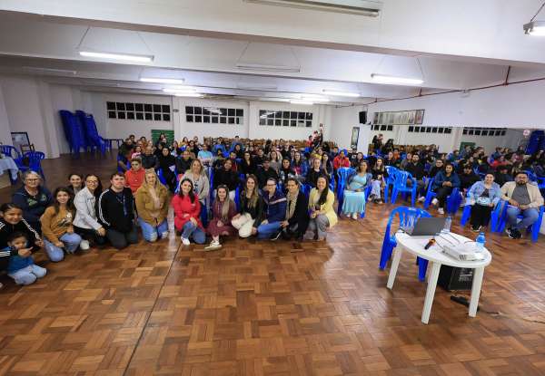 Encontro de Gestantes em Tapejara Reúne Mais de 150 Pessoas em Noite de Informação e Acolhimento